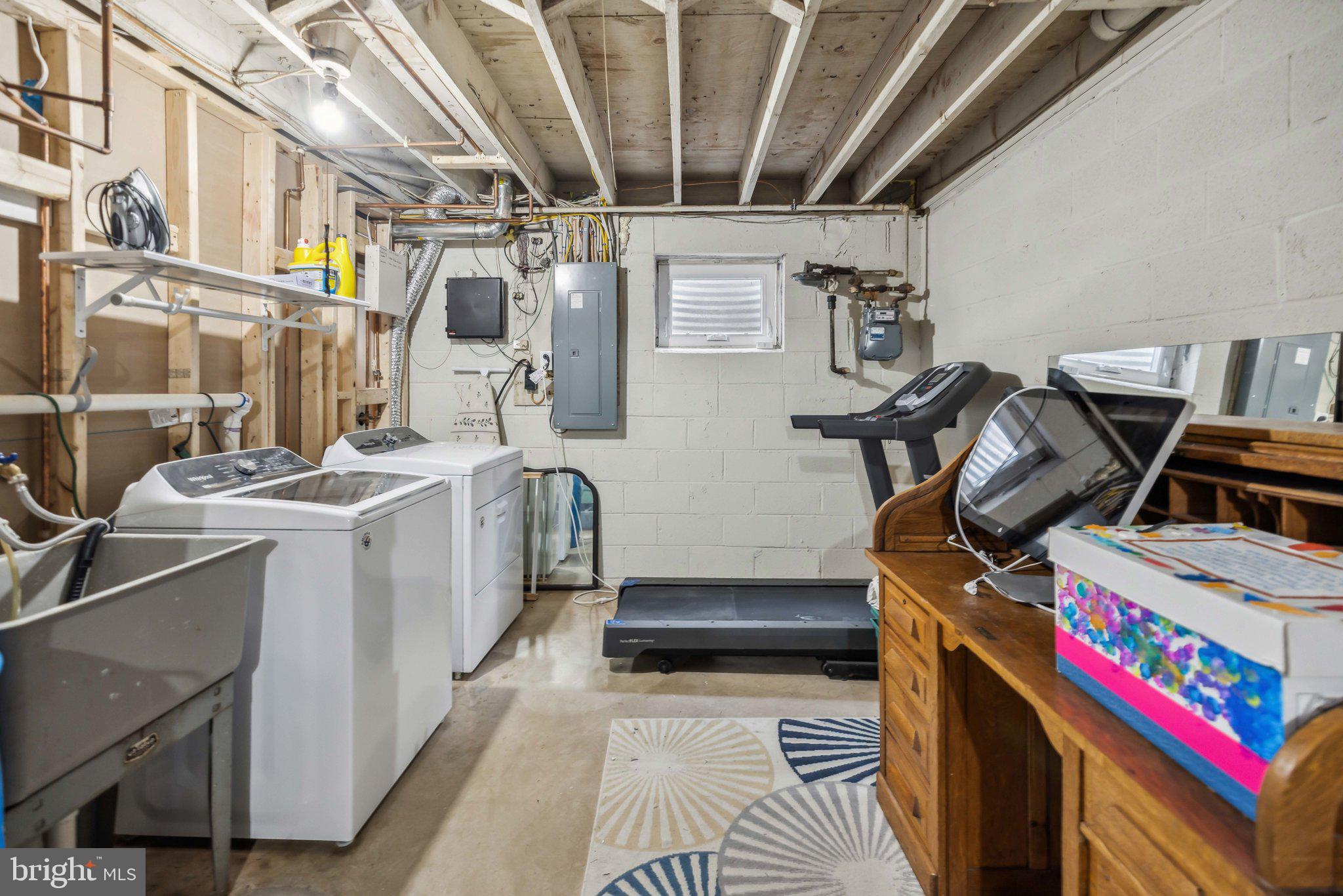 ROCKVILLE ESTATES - Residential