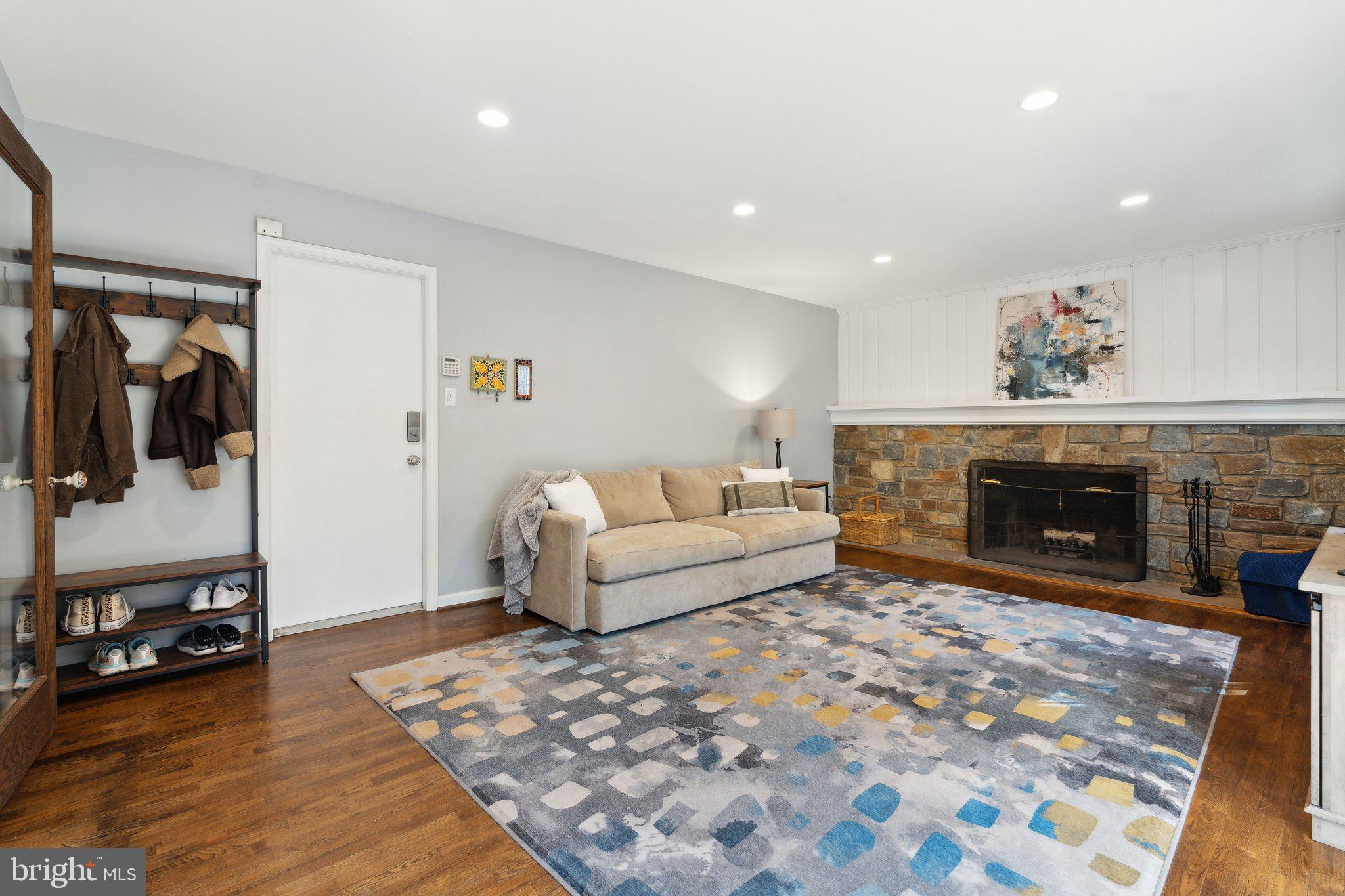 ROCKVILLE ESTATES - Residential