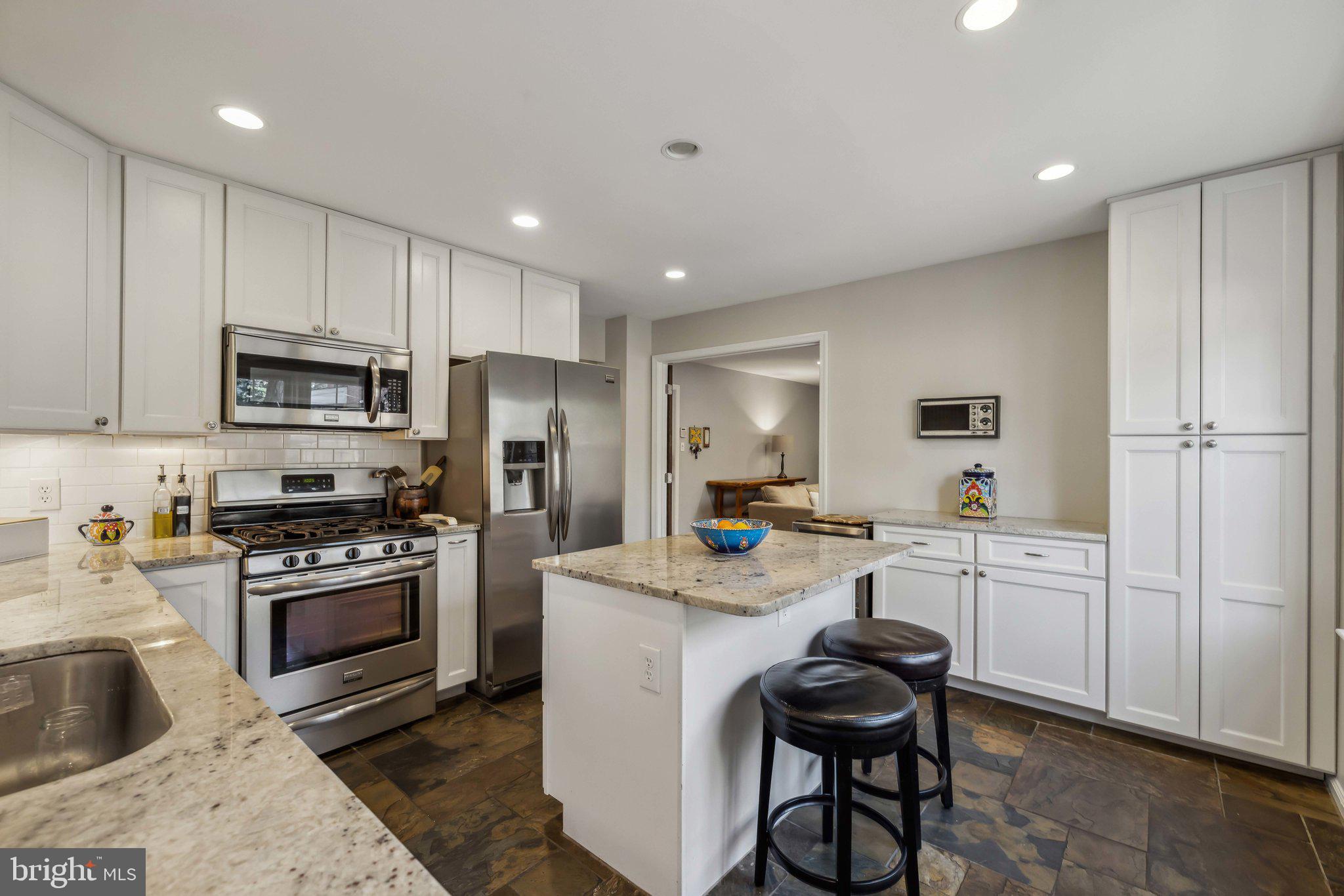 ROCKVILLE ESTATES - Residential