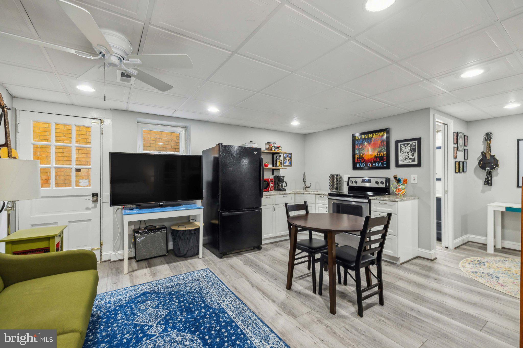 ROCKVILLE ESTATES - Residential