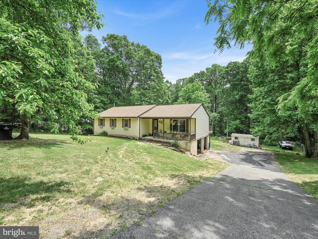 Photo of 925 NARVON RD, NARVON, PA 17555 (MLS # PALA2036672)