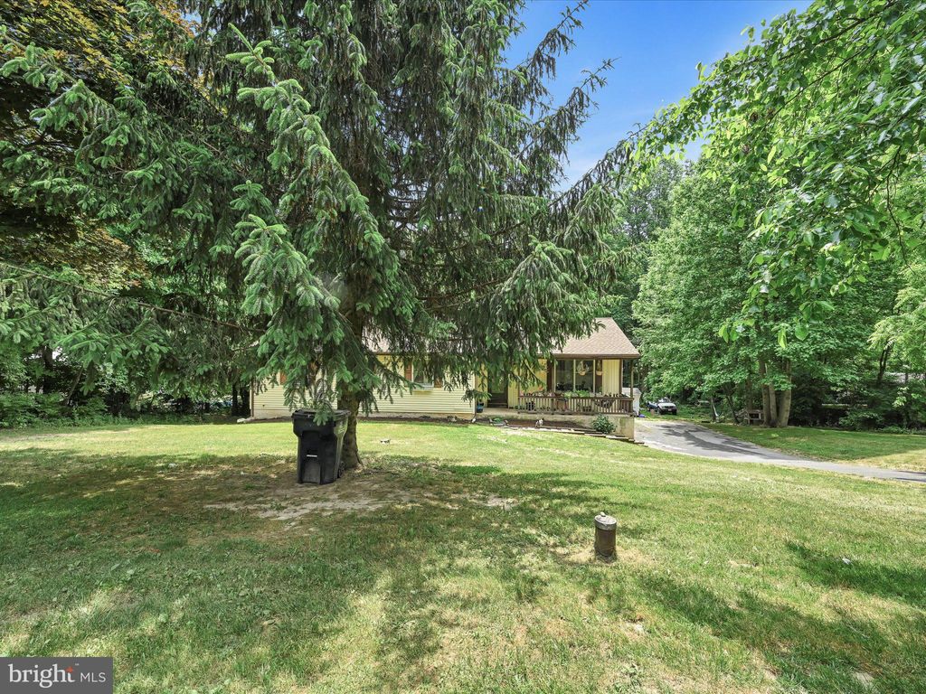 Photo of 925 NARVON RD, NARVON, PA 17555 (MLS # PALA2036672)