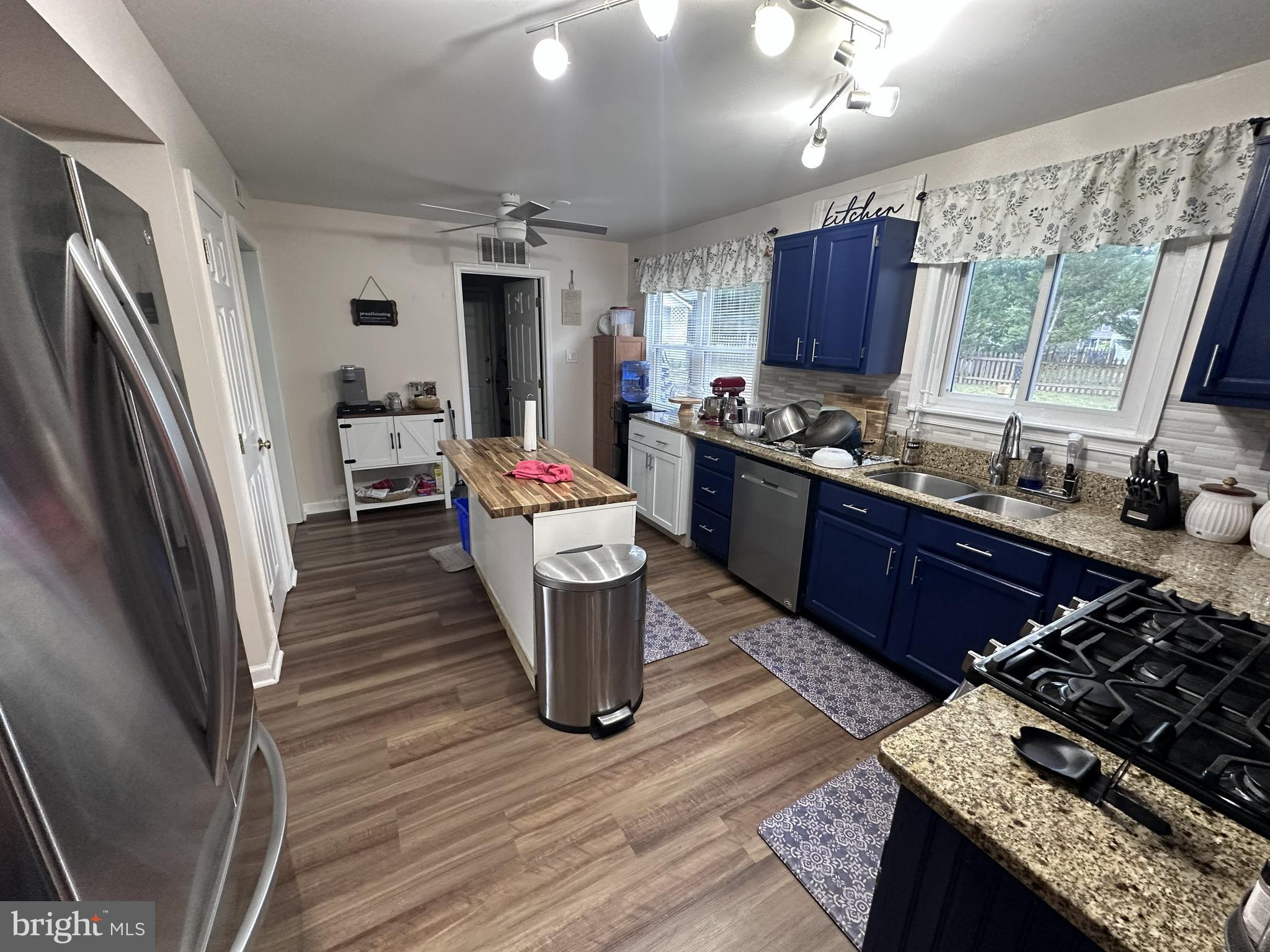 4802 QUEENSBURY CIRCLE