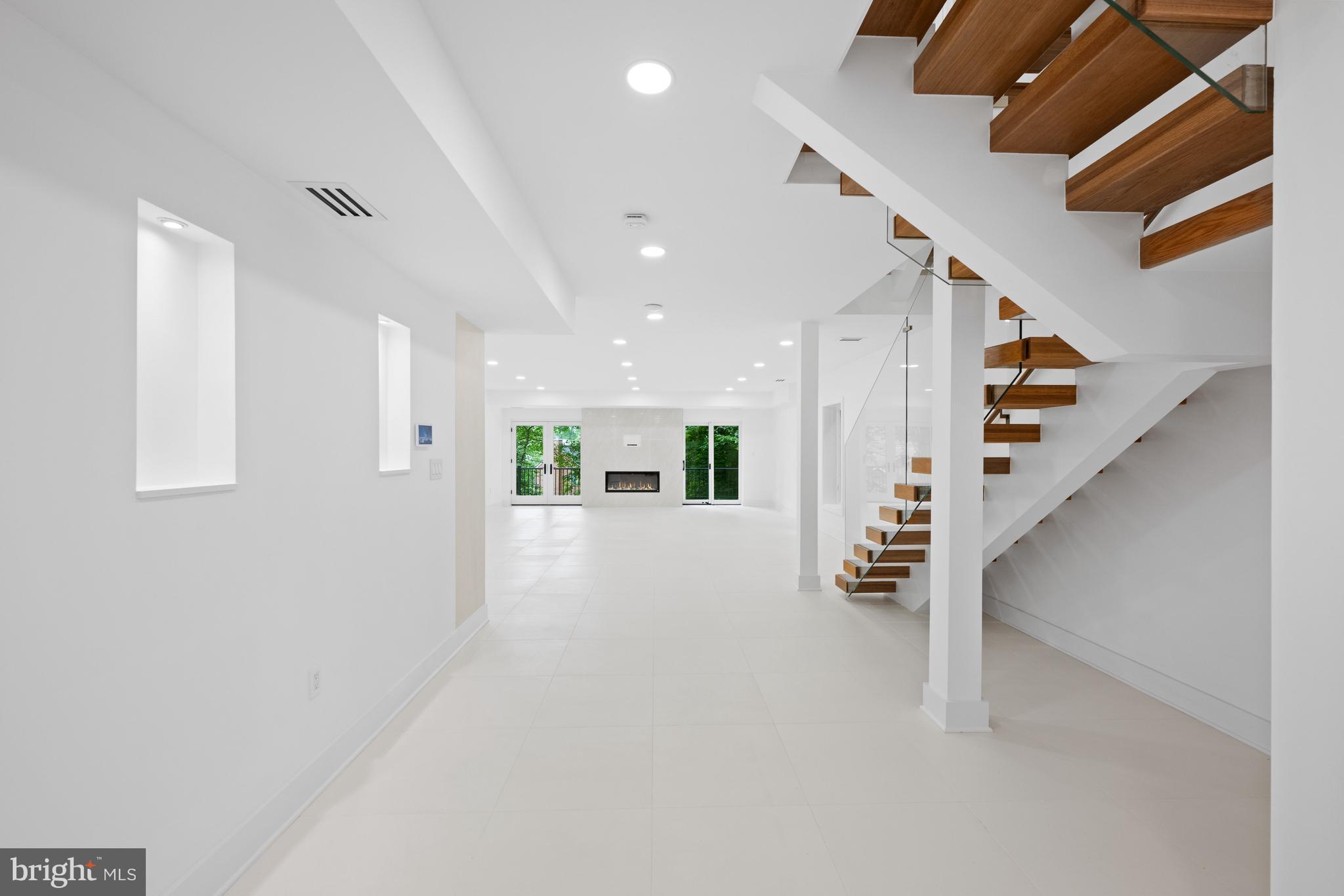 DONALDSON RUN - Residential