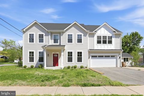 Photo of 501 Horners Lane, ROCKVILLE, MD 20850 (MLS # MDMC2227812)