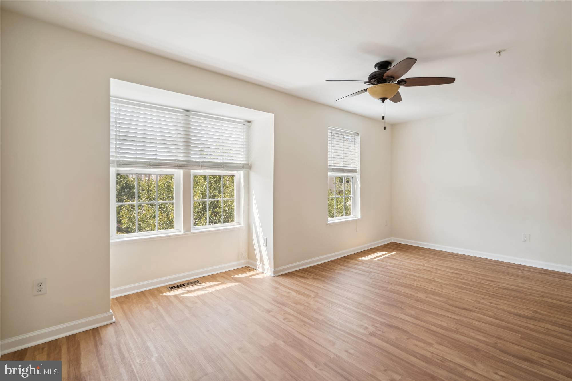 VILLAGE TOWNS - Residential