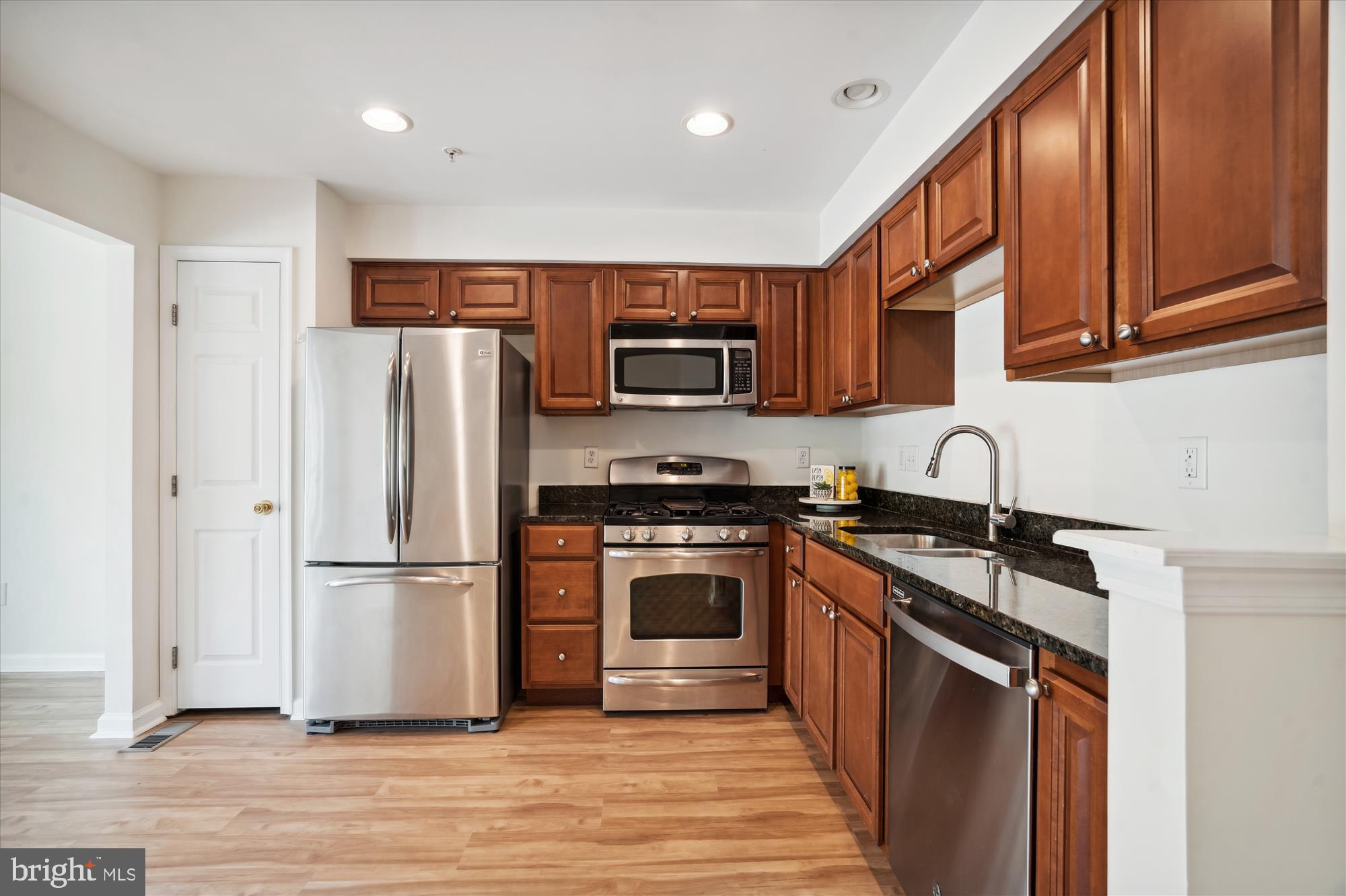 VILLAGE TOWNS - Residential