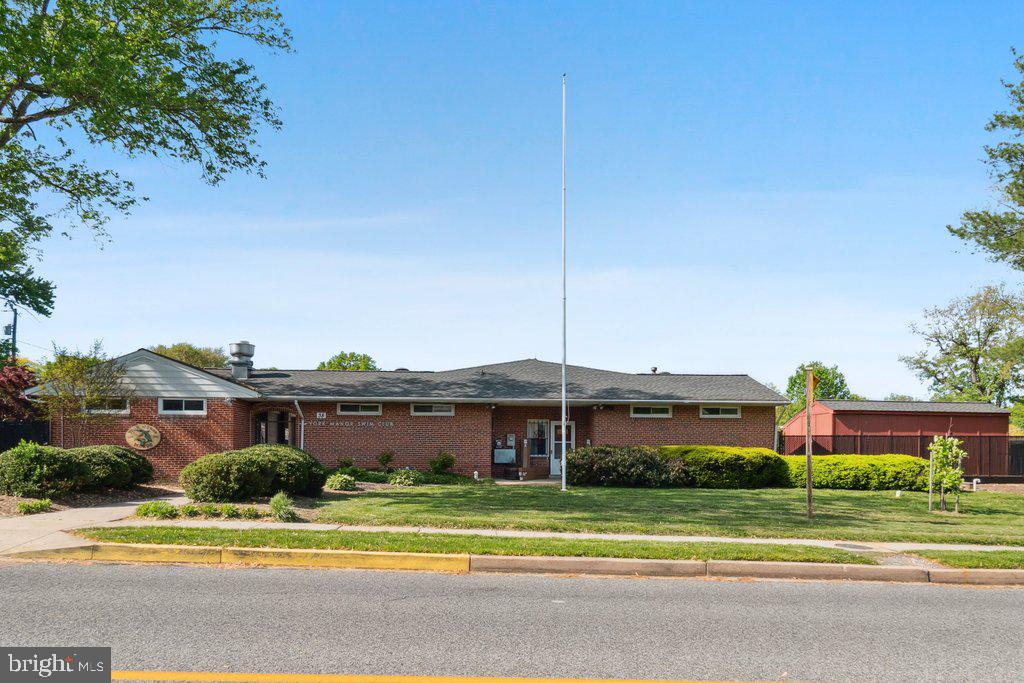 YORK MANOR - Residential