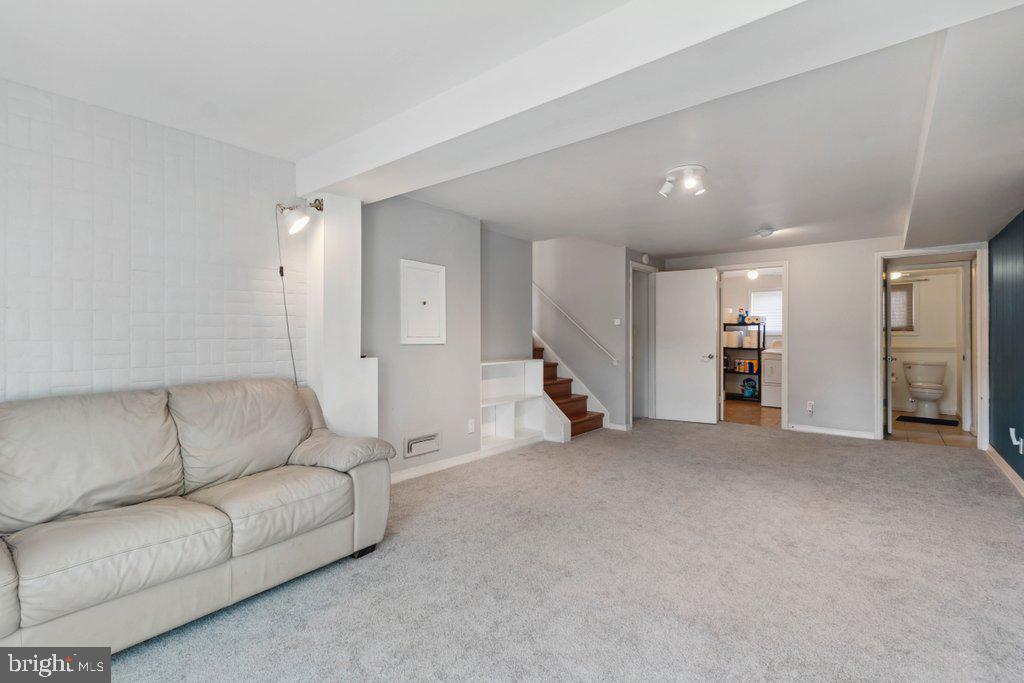 YORK MANOR - Residential