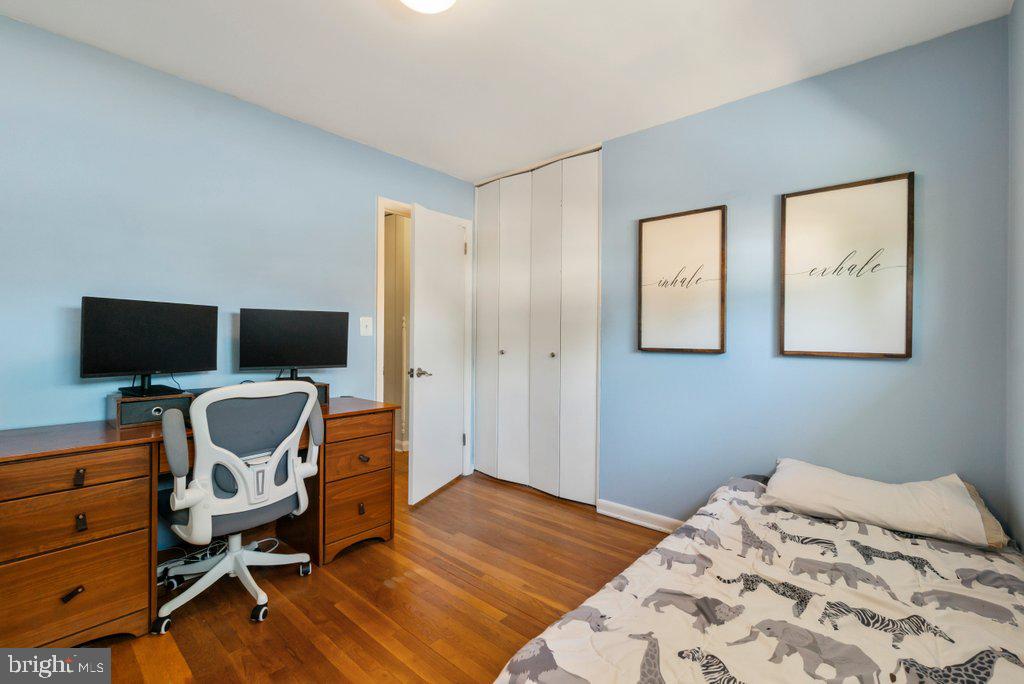 YORK MANOR - Residential