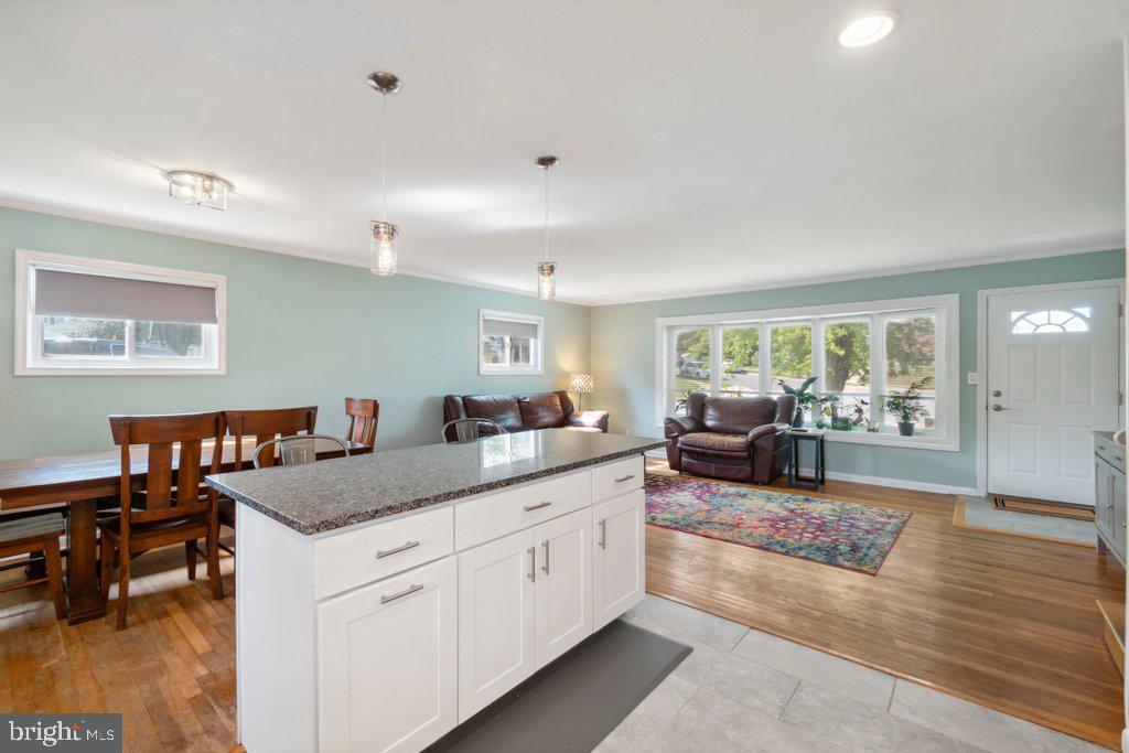 YORK MANOR - Residential