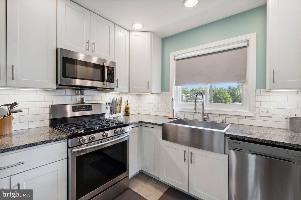 YORK MANOR - Residential