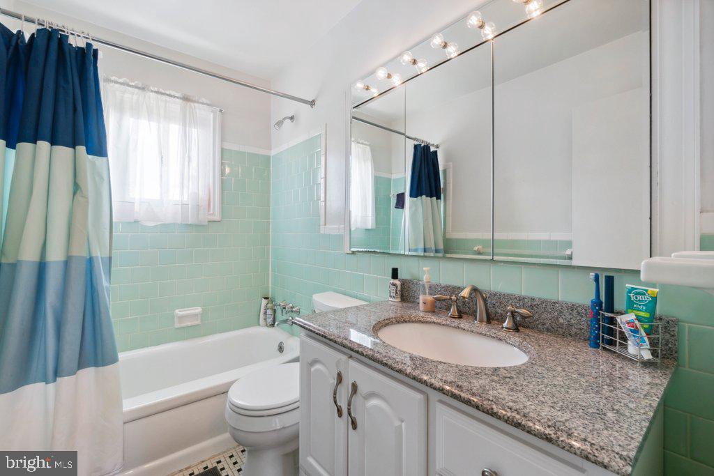 YORK MANOR - Residential