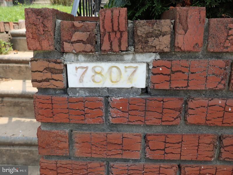 WEST OAK LANE - Residential