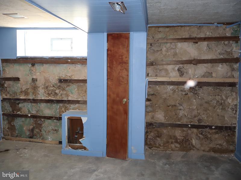 WEST OAK LANE - Residential