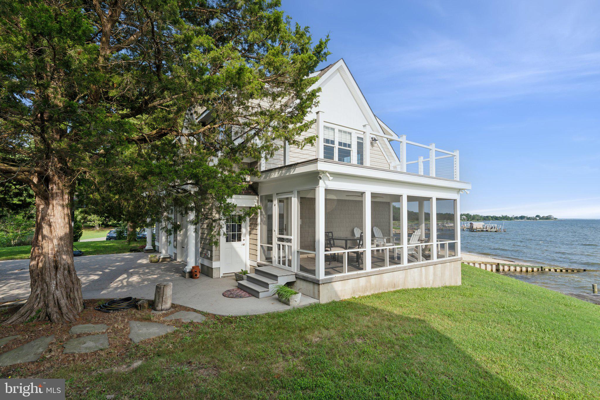 949 NORTH GLEBE ROAD