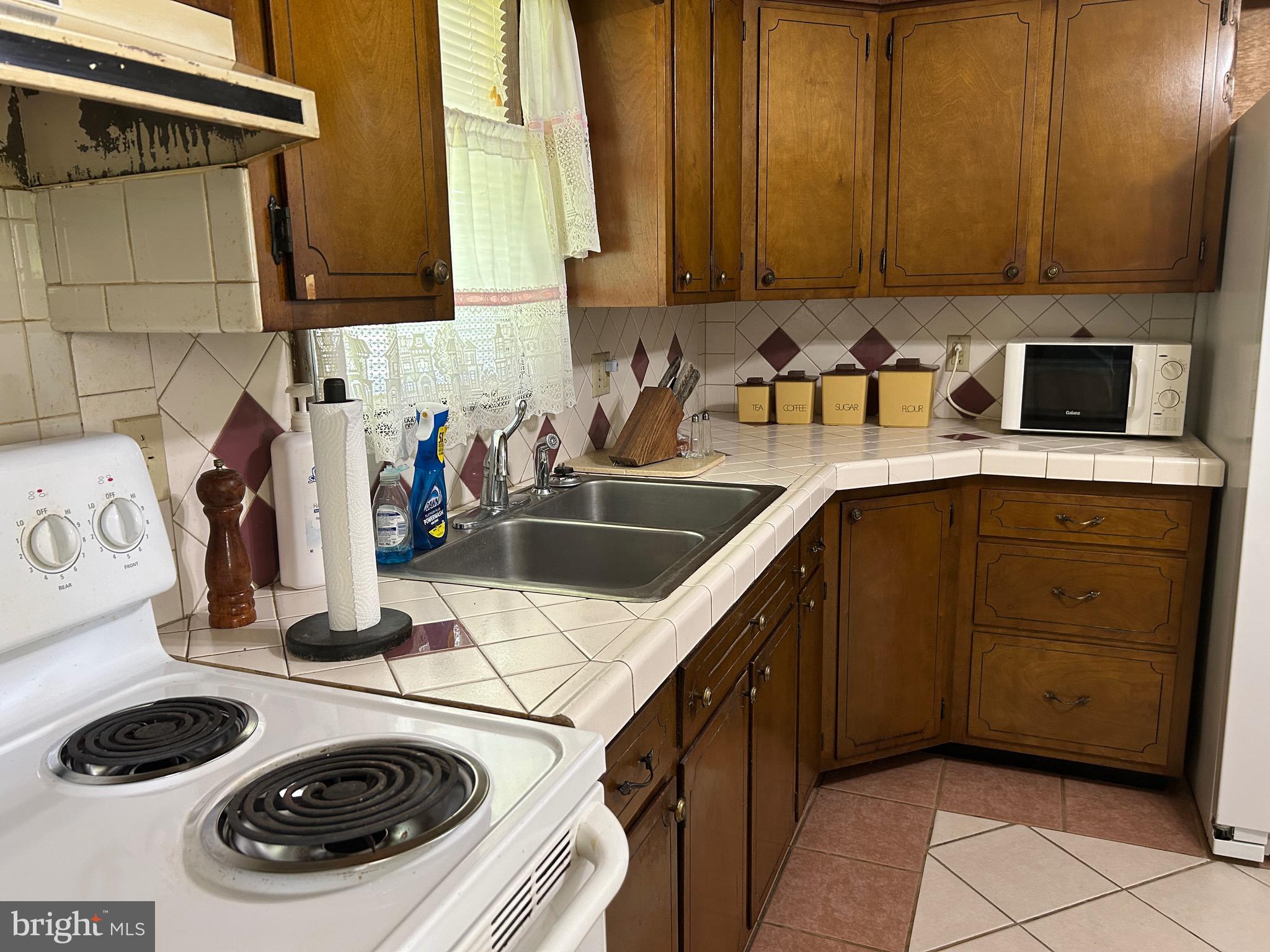 CHRIST ROCK - Residential