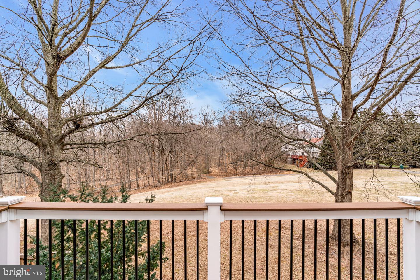 LONDON TOWN WEST - Residential Lease