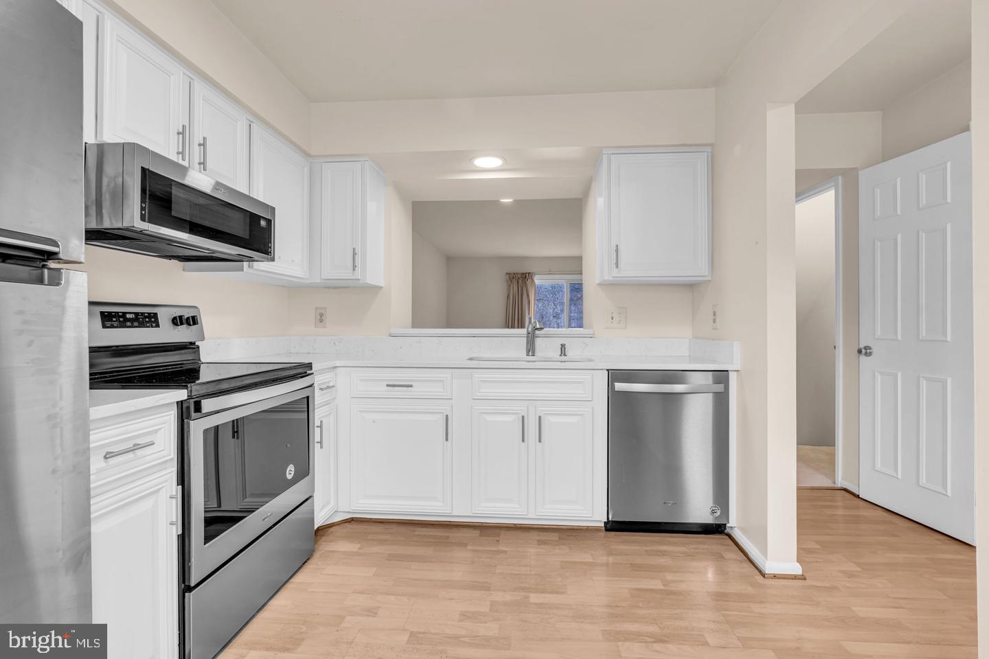 LONDON TOWN WEST - Residential Lease