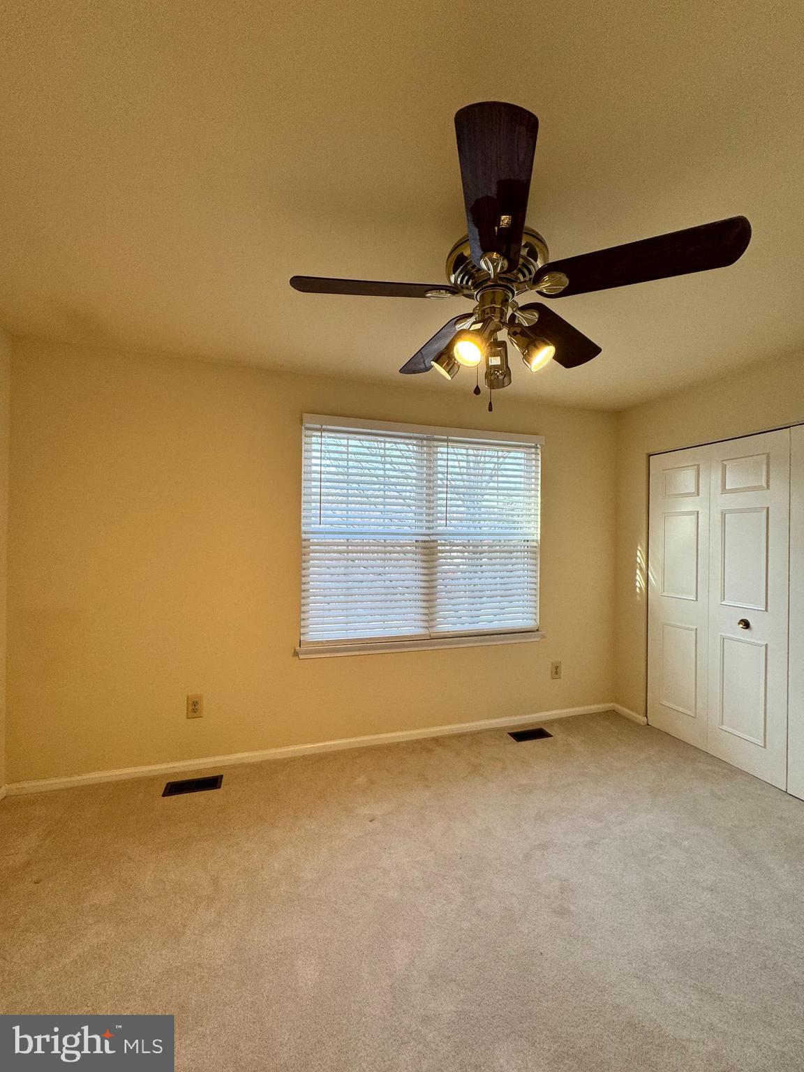 LONDON TOWN WEST - Residential Lease