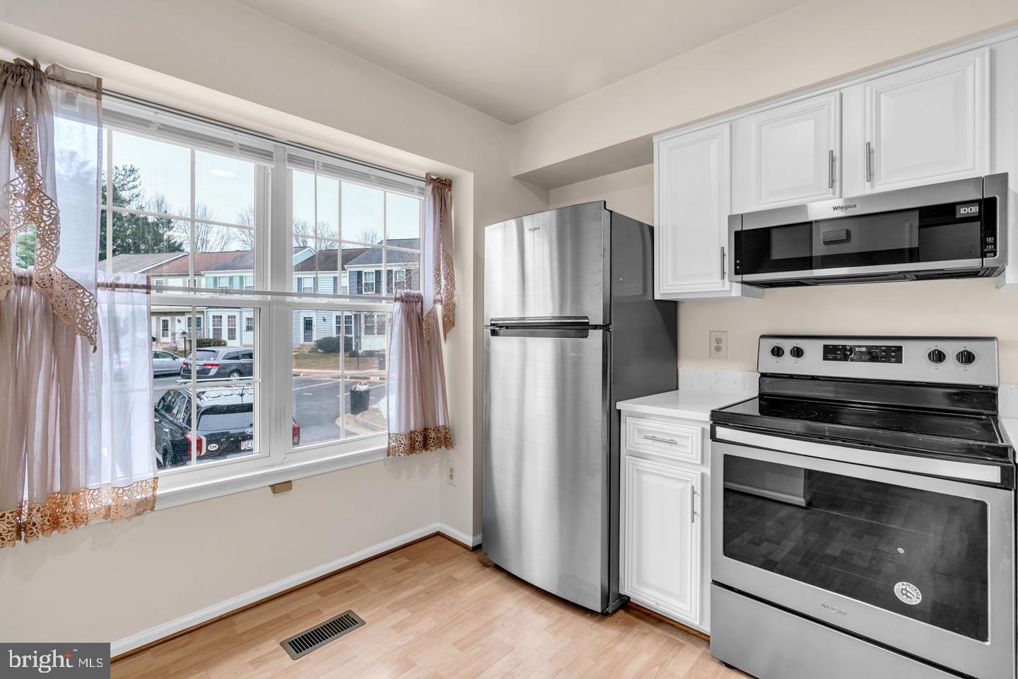 LONDON TOWN WEST - Residential Lease