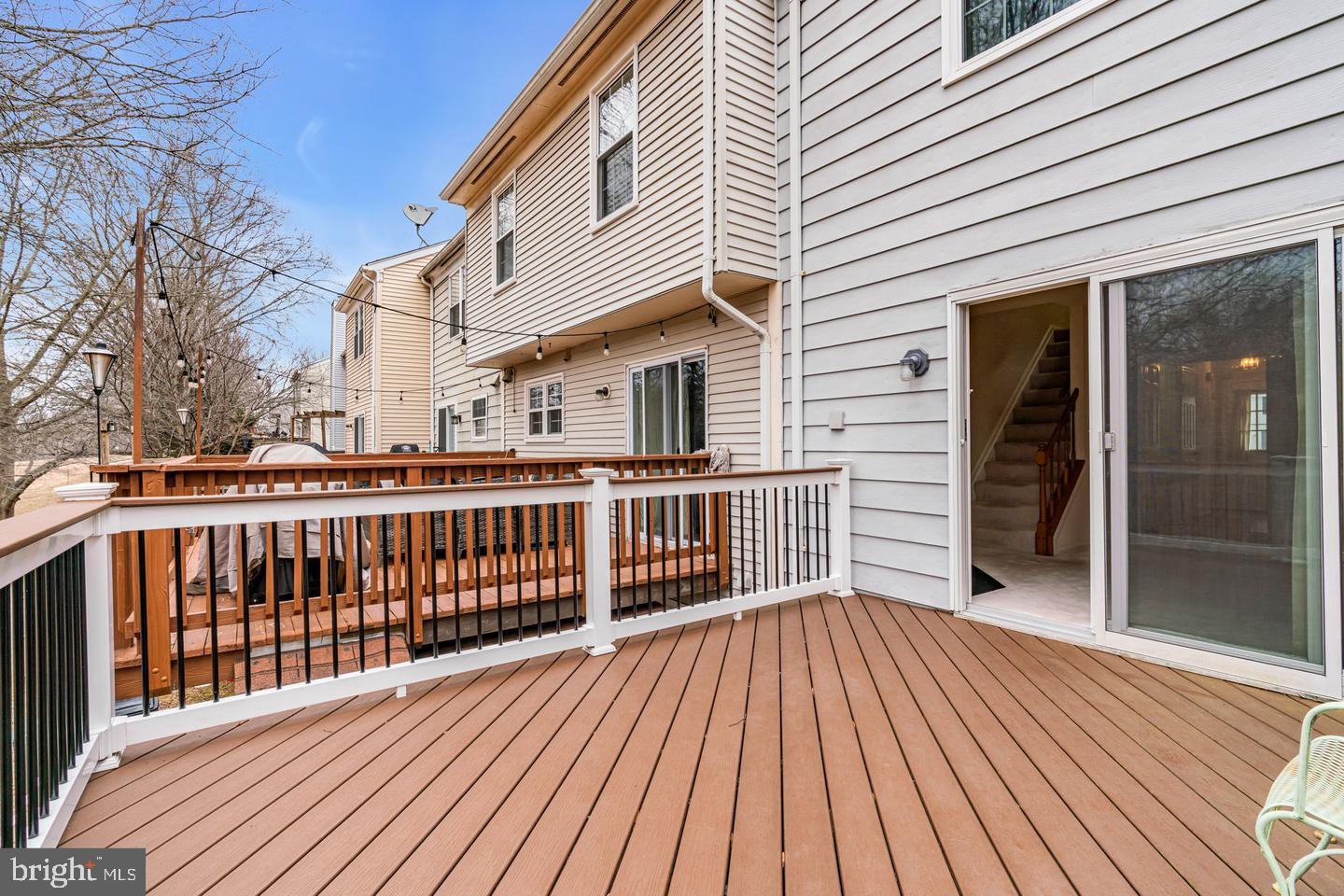 LONDON TOWN WEST - Residential Lease