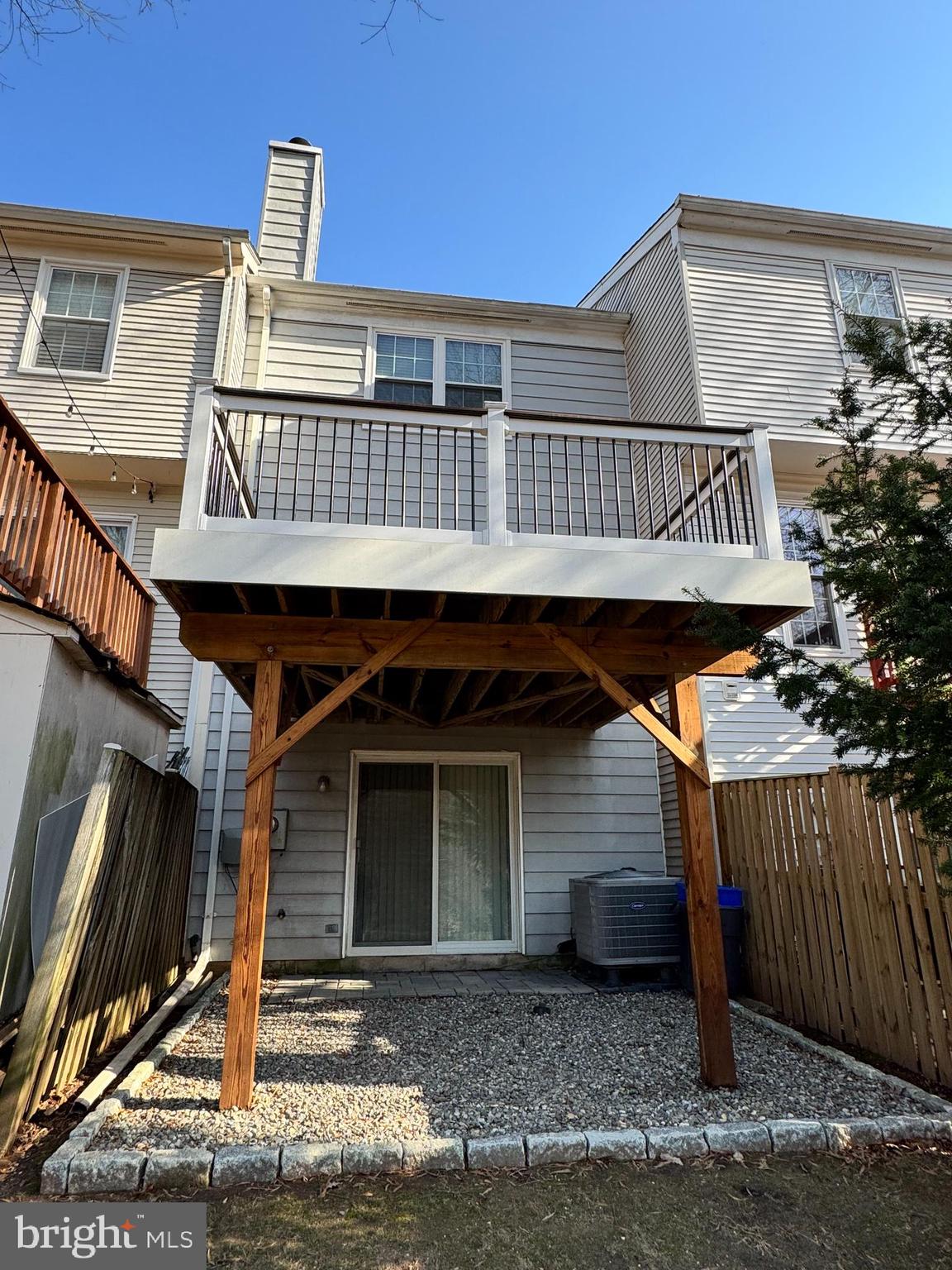 LONDON TOWN WEST - Residential Lease