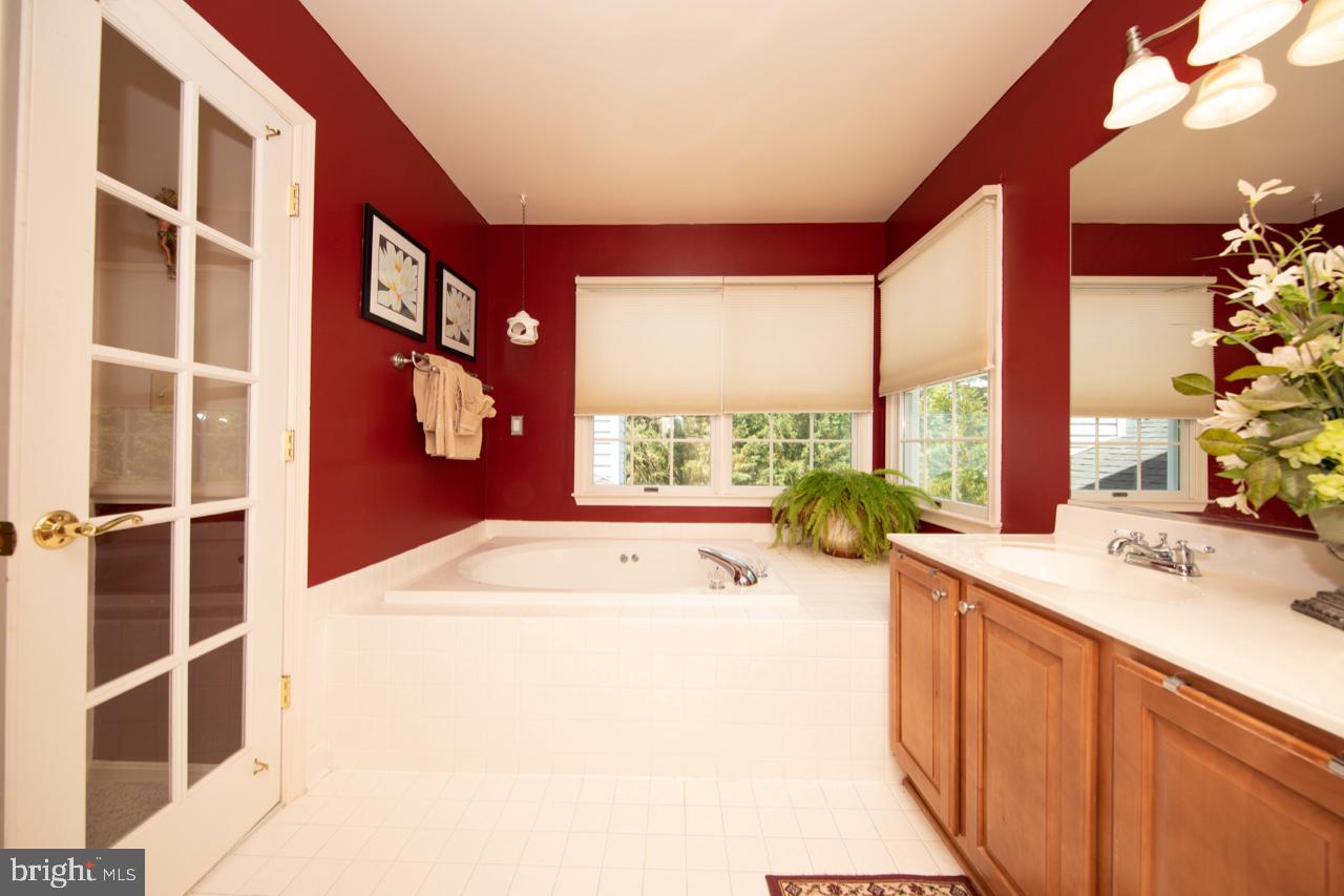 WOODLAND RUN - Residential