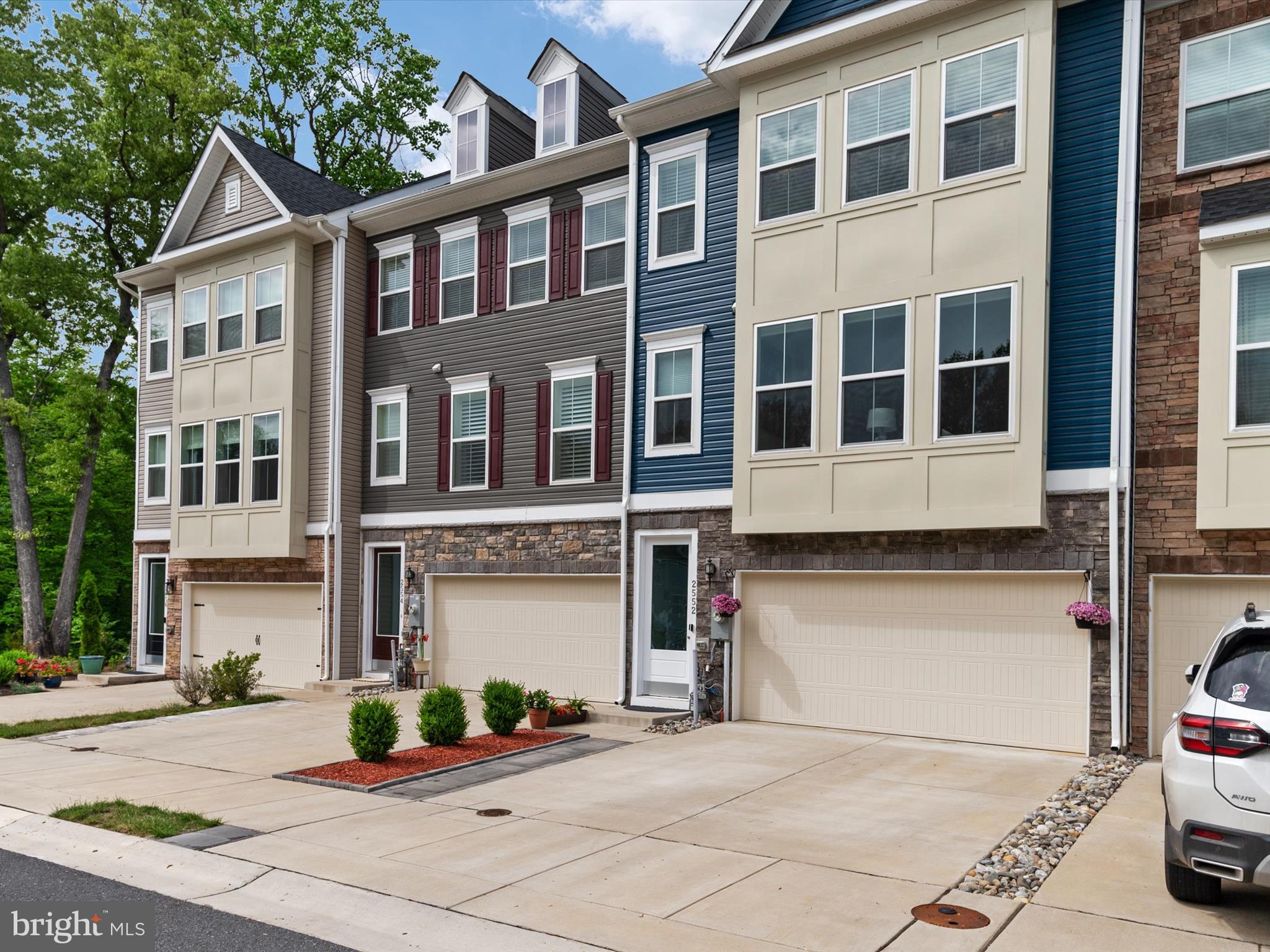 2552 BUCKTHORN DRIVE