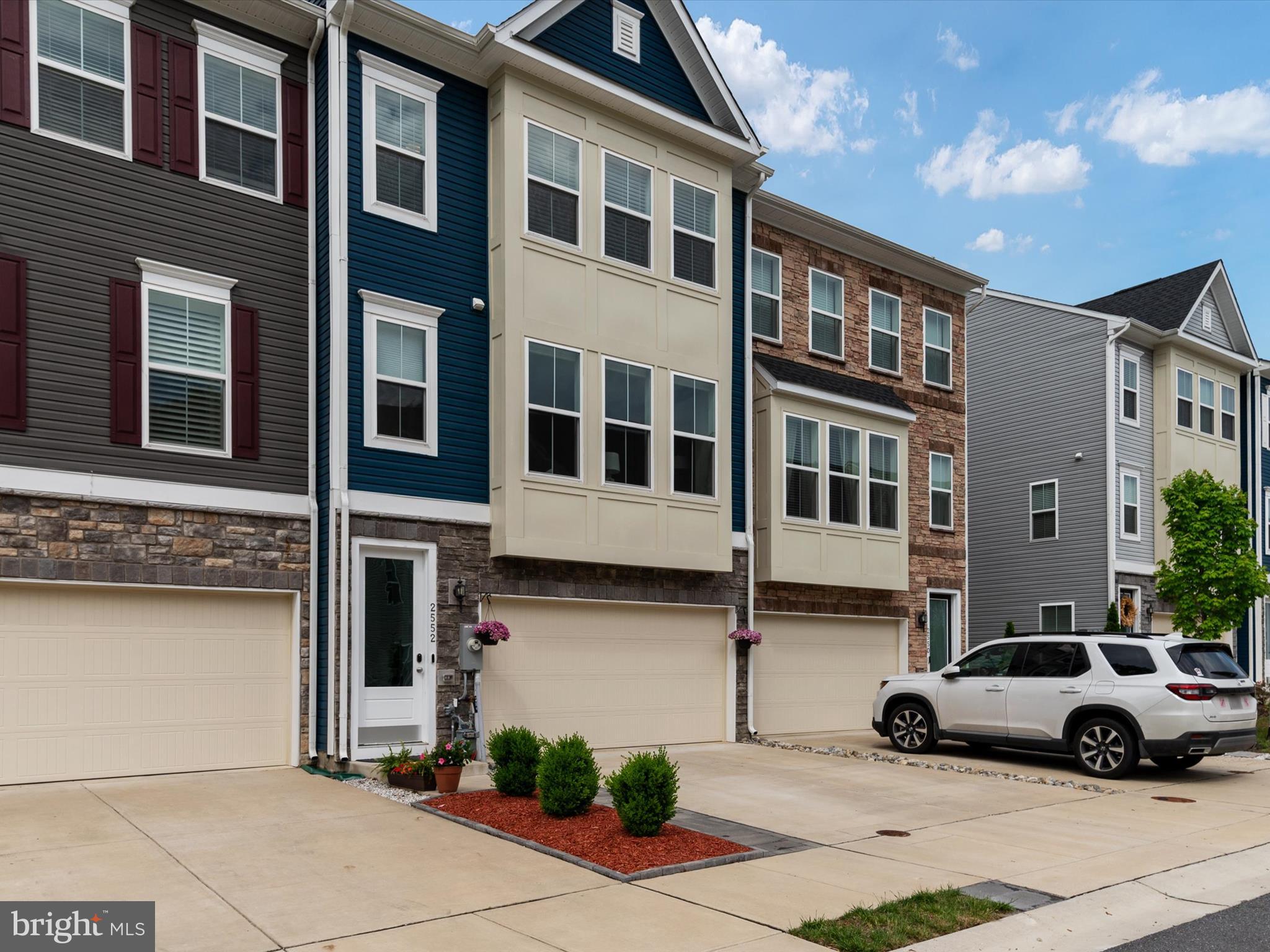 2552 BUCKTHORN DRIVE