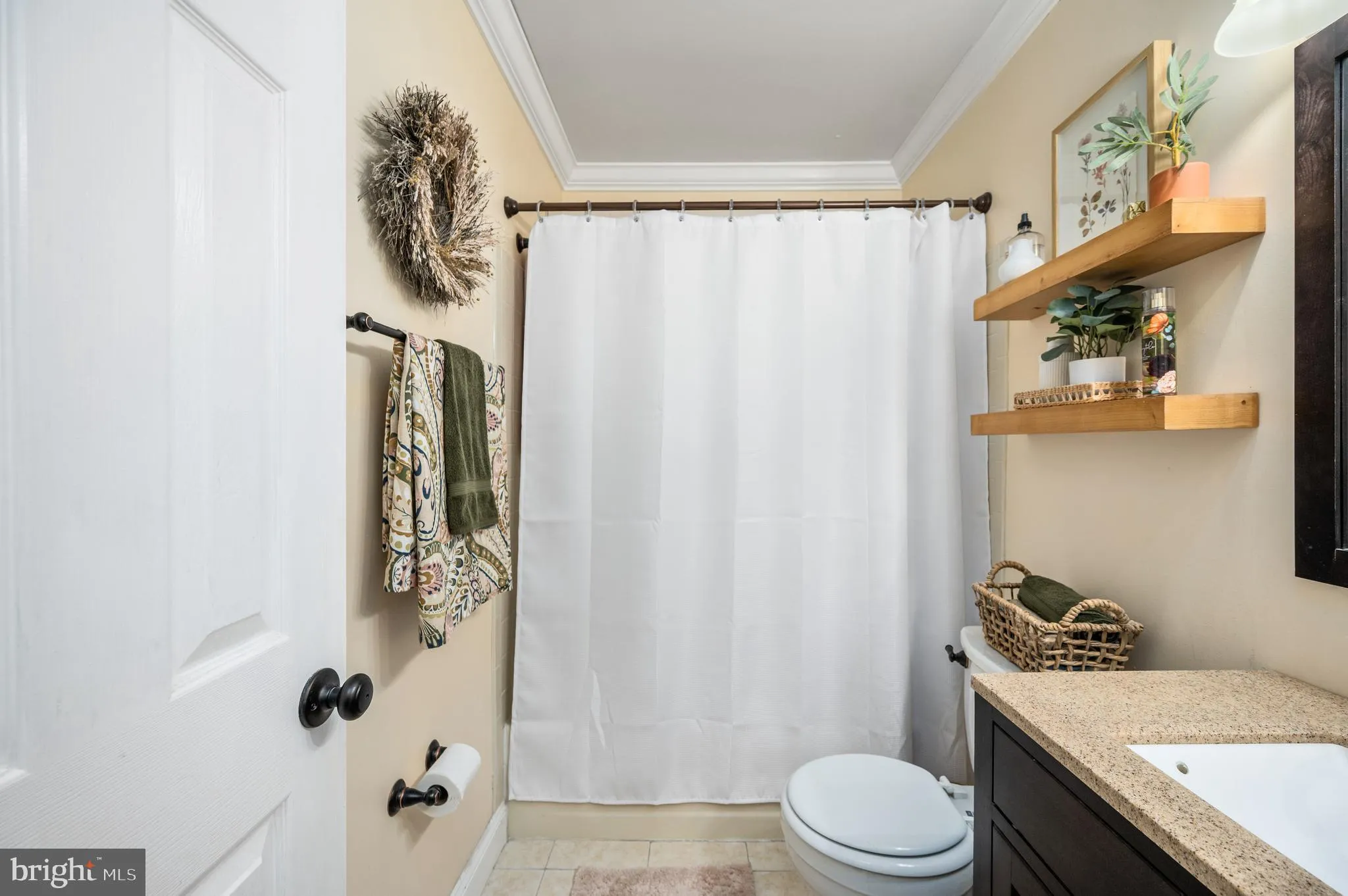 Fairfax Station, Virginia 22039, United States, 4 Bedrooms Bedrooms, ,3 BathroomsBathrooms,Residential,Pending,149066