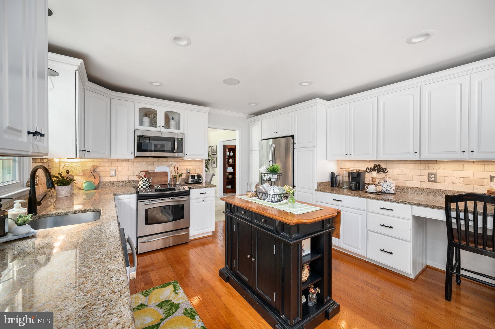 8058 OAK CREST LANE