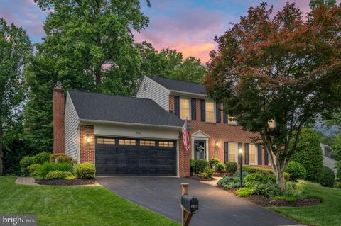8058 OAK CREST LANE FAIRFAX STATION VA 22039