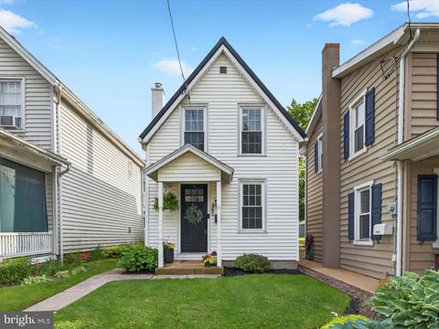 Photo of 360 E Main Street, LITITZ, PA 17543 (MLS # PALA2070038)