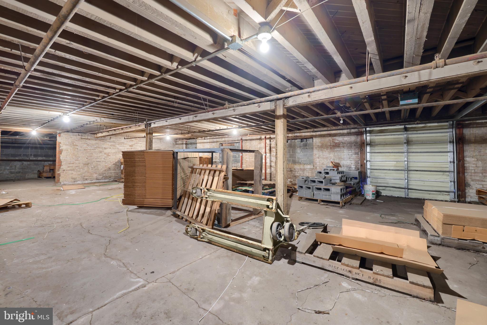 NORTHEAST READING - Commercial Sale