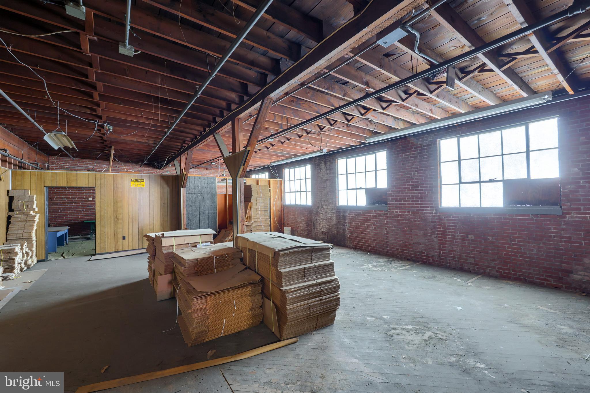 NORTHEAST READING - Commercial Sale