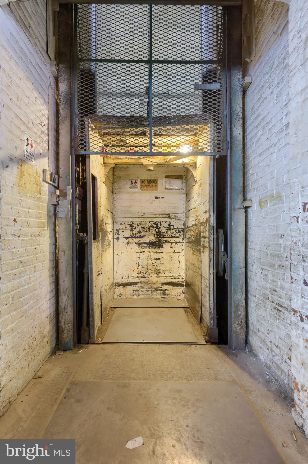 NORTHEAST READING - Commercial Sale