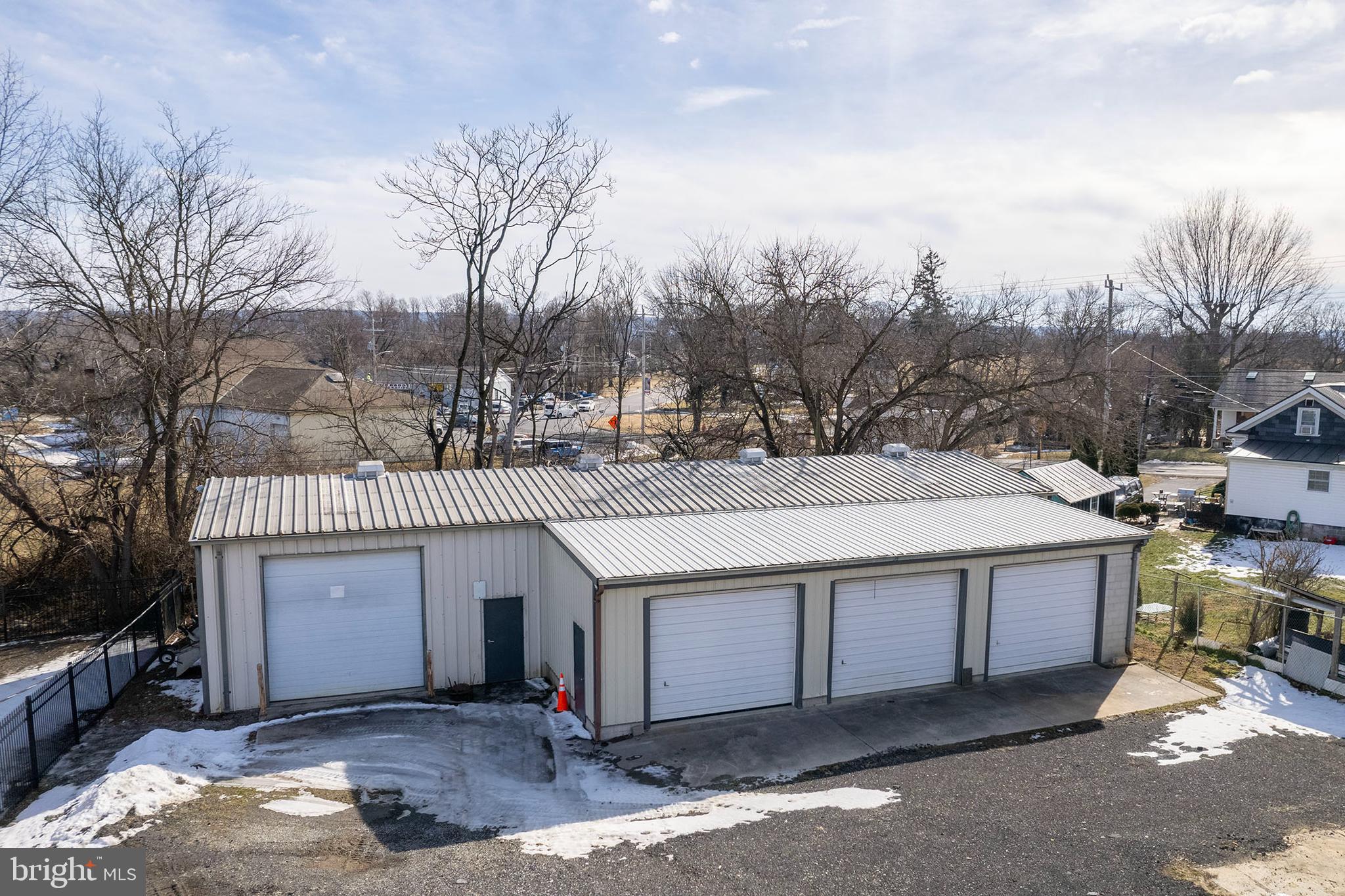 12 CATTLEMANS LANE