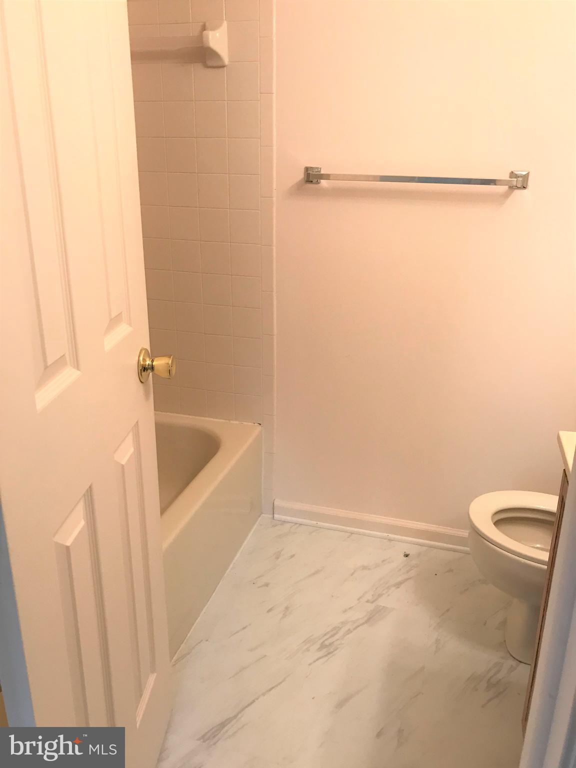 SEVEN OAKS - Residential Lease