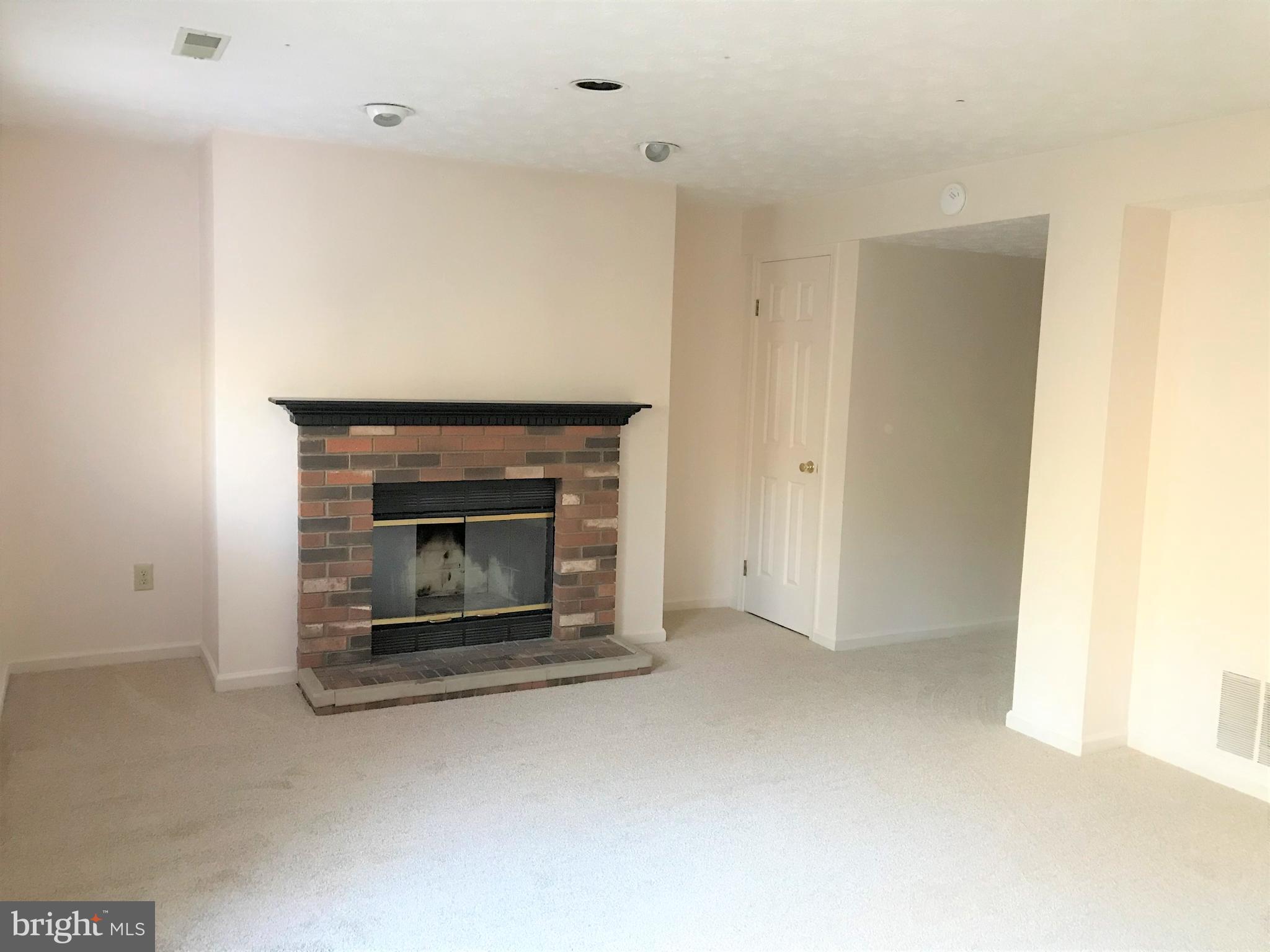 SEVEN OAKS - Residential Lease