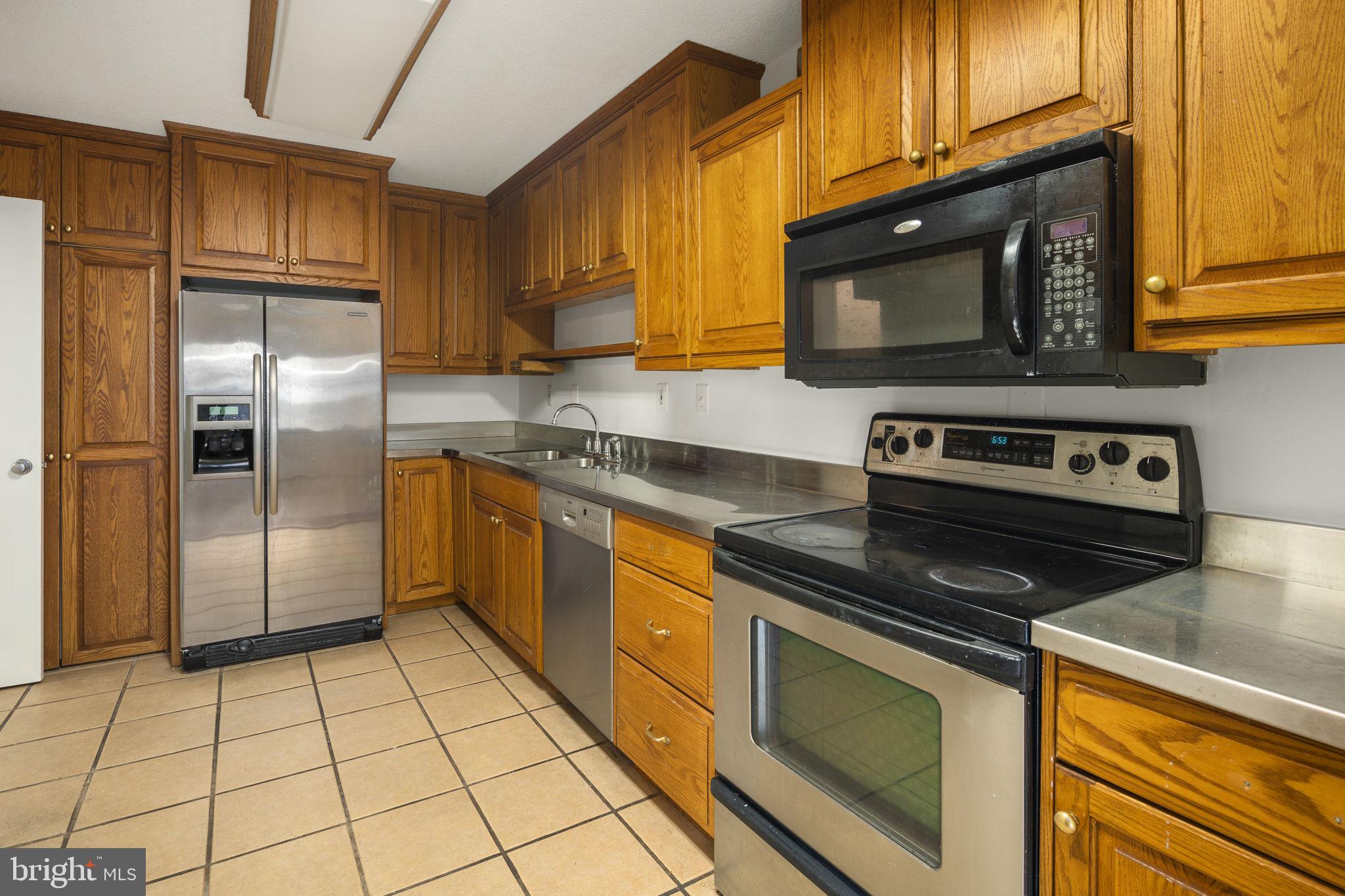 WATERGATE AT LANDMARK - Residential