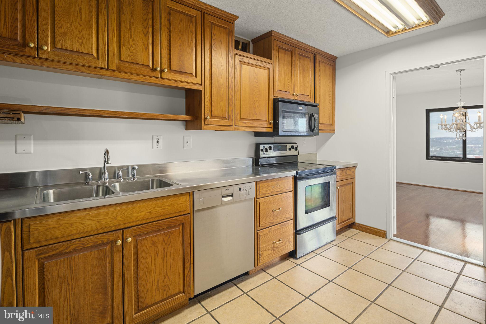 WATERGATE AT LANDMARK - Residential