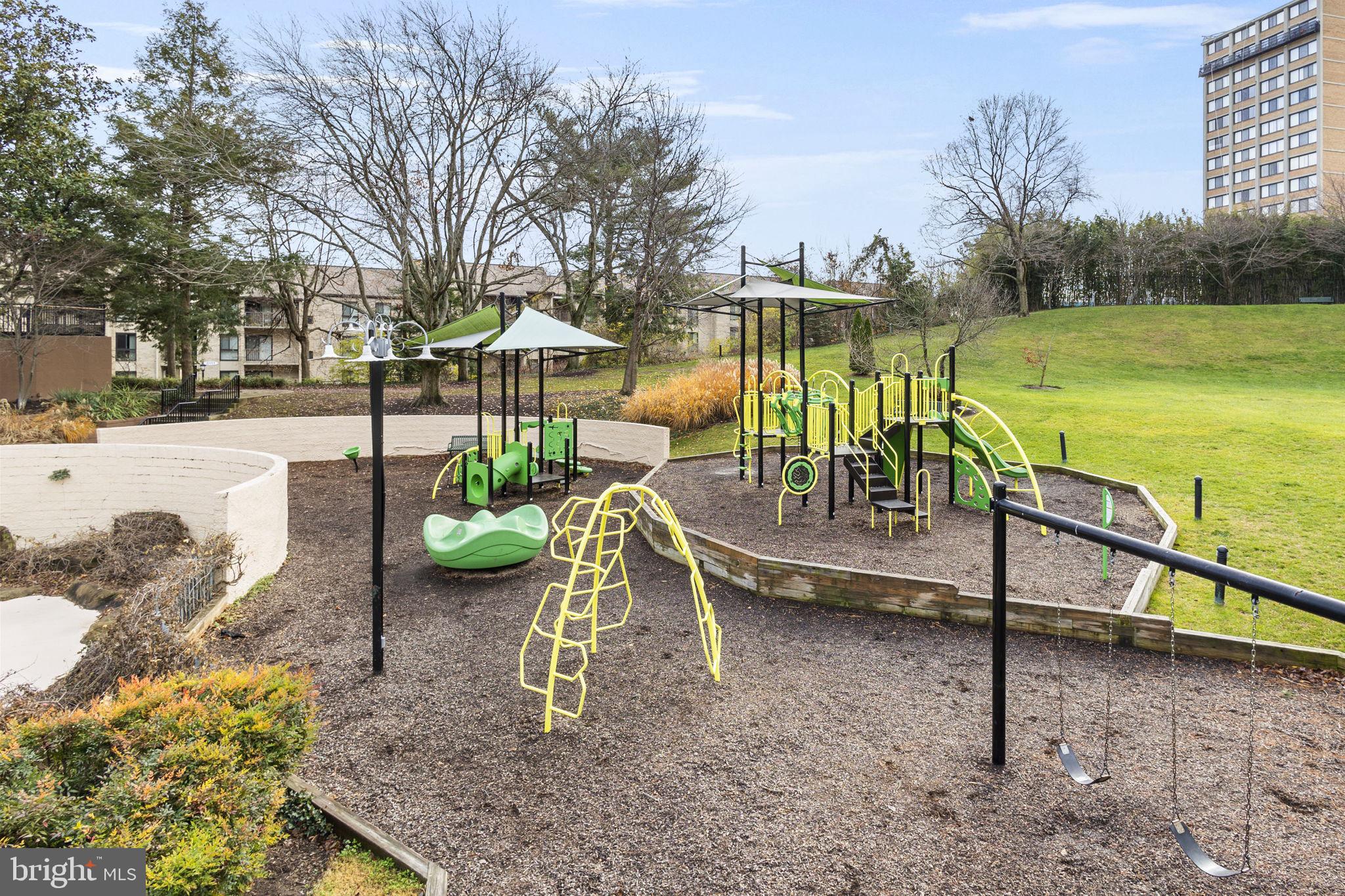 WATERGATE AT LANDMARK - Residential