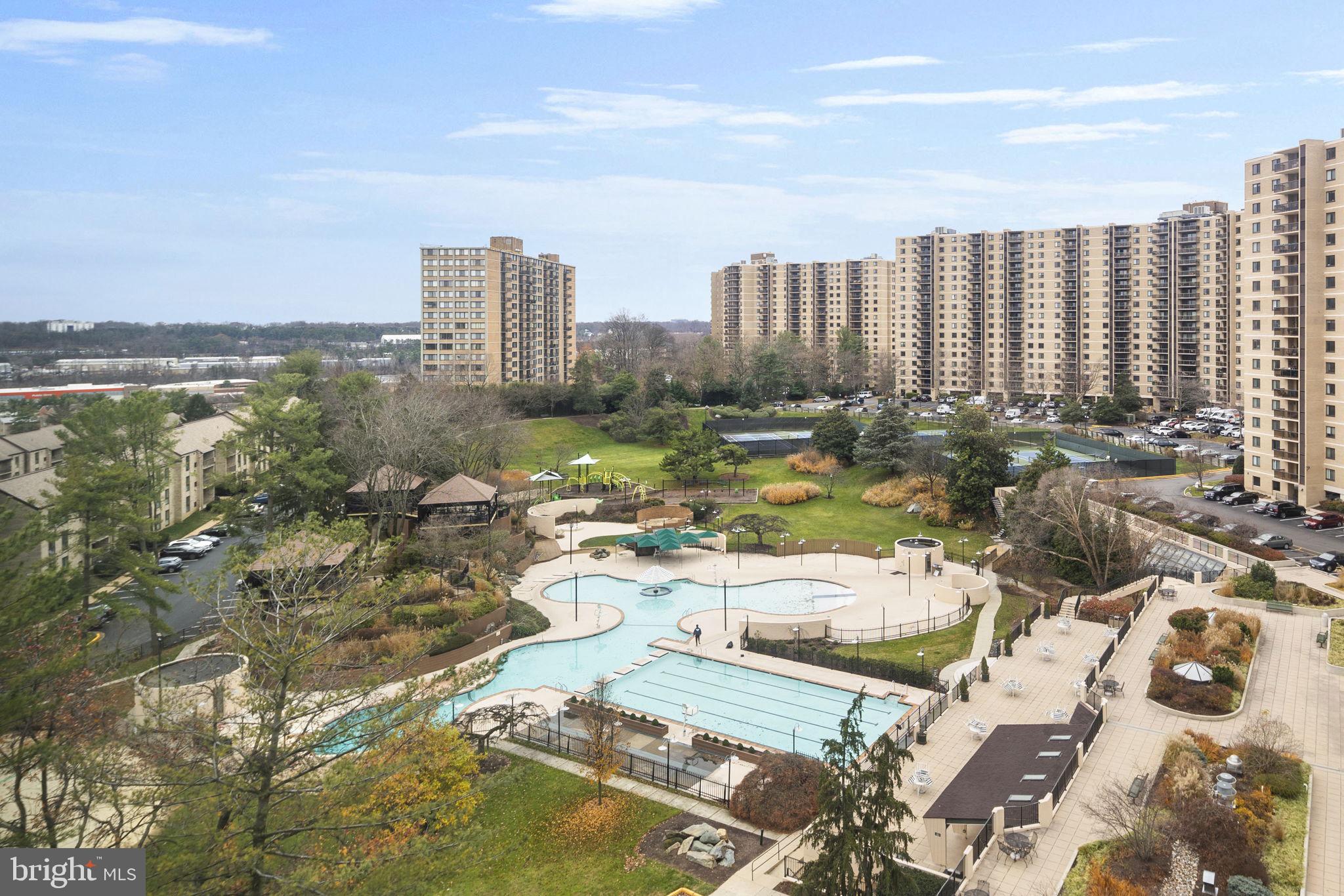 WATERGATE AT LANDMARK - Residential