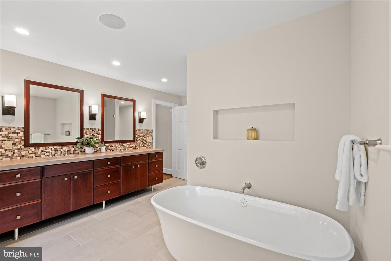 SOMERSET - Residential