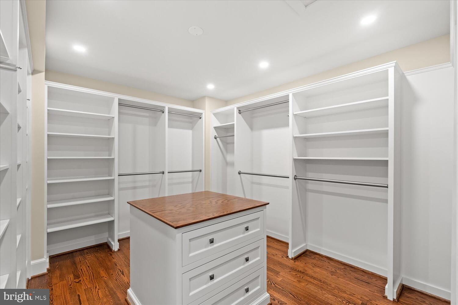 SOMERSET - Residential