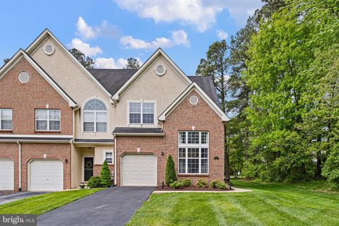 Photo of 27 Forest Gate Lane, WILMINGTON, DE 19810 (MLS # DENC2102088)