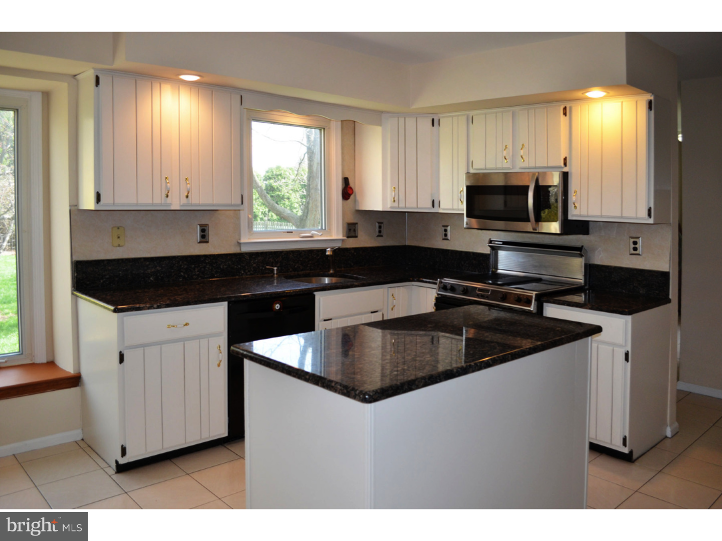 VILLAGE SHIRES - Residential