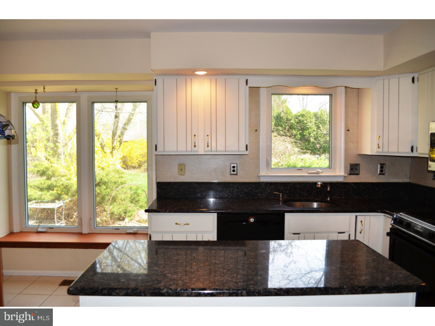 VILLAGE SHIRES - Residential