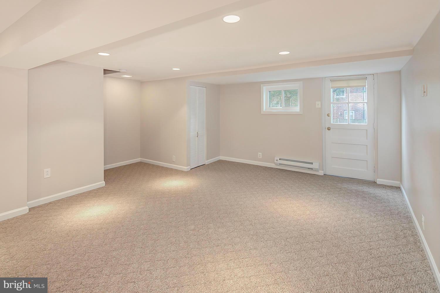 WARWICK VILLAGE - Residential